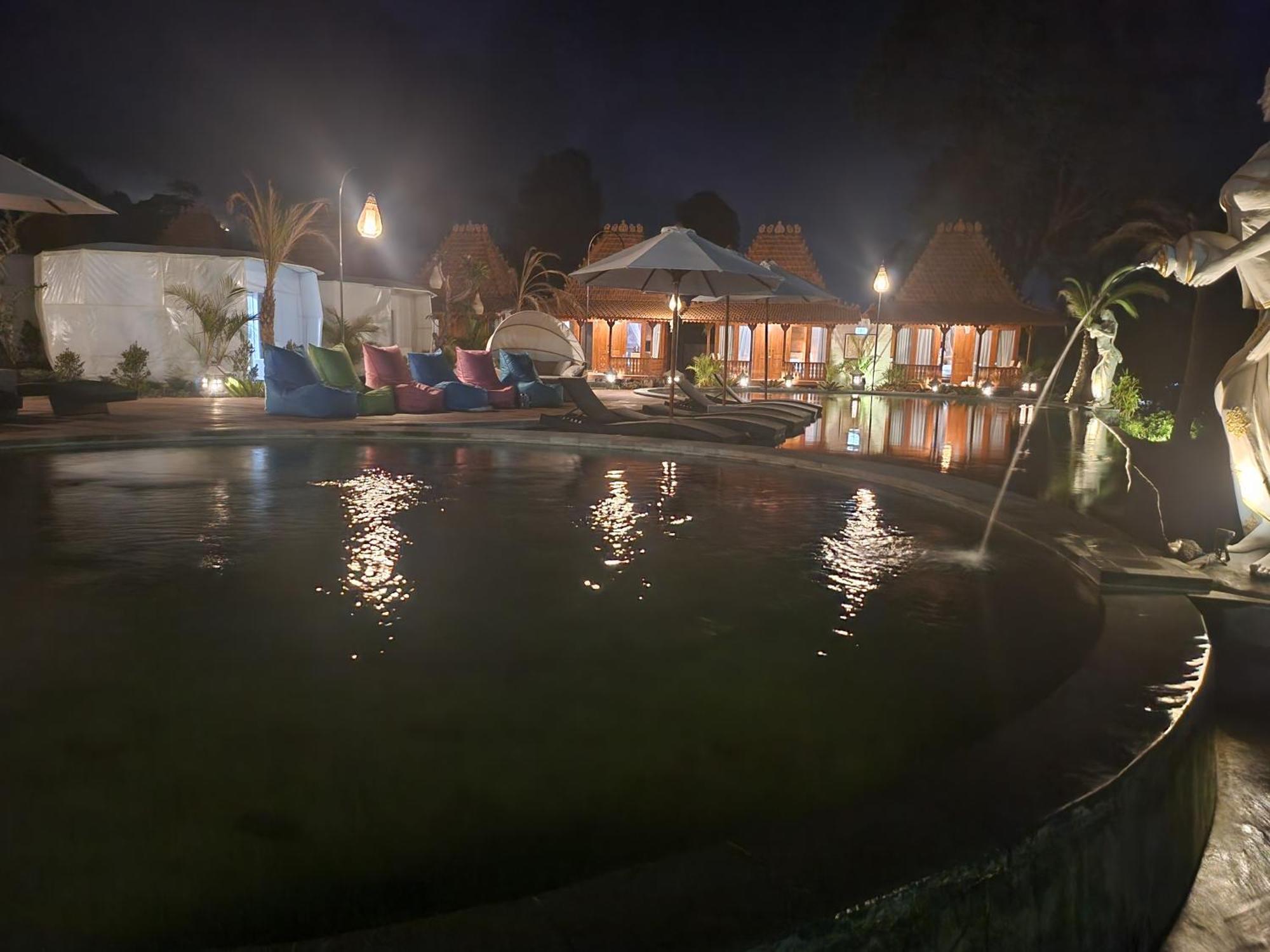 Starlake Villa & Glamping Kubupenlokan Esterno foto